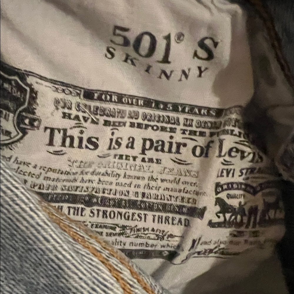 Levi's Classic Light Blue Jeans - Picture 5 of 5